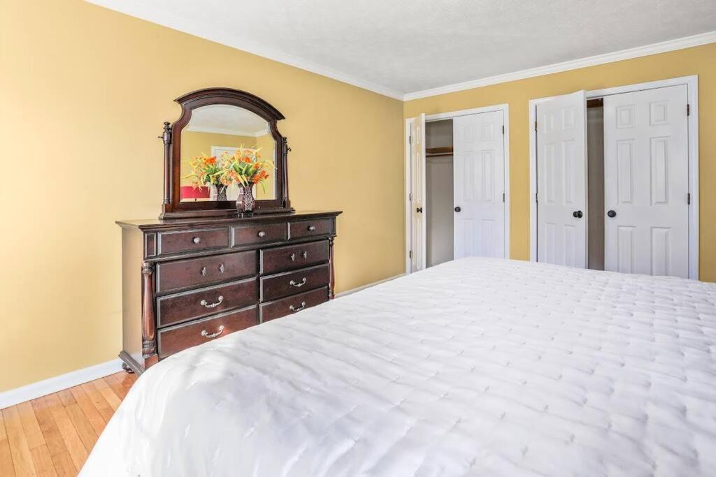 Lovely 5Bed, 3-Fullbath ! 5Min To Free Way I-85 Lawrenceville Kültér fotó