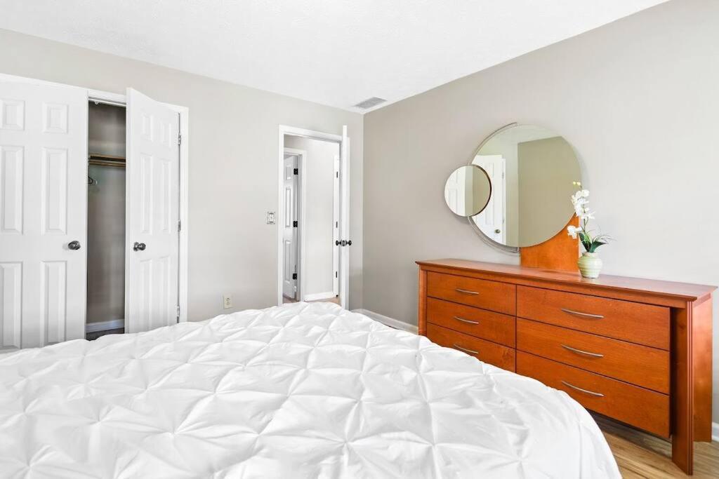 Lovely 5Bed, 3-Fullbath ! 5Min To Free Way I-85 Lawrenceville Kültér fotó